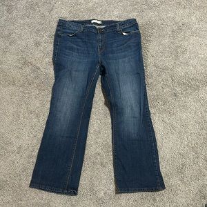 Women’s Levi’s Boot Cut 590 Jeans. 18M. Button flap back pocket